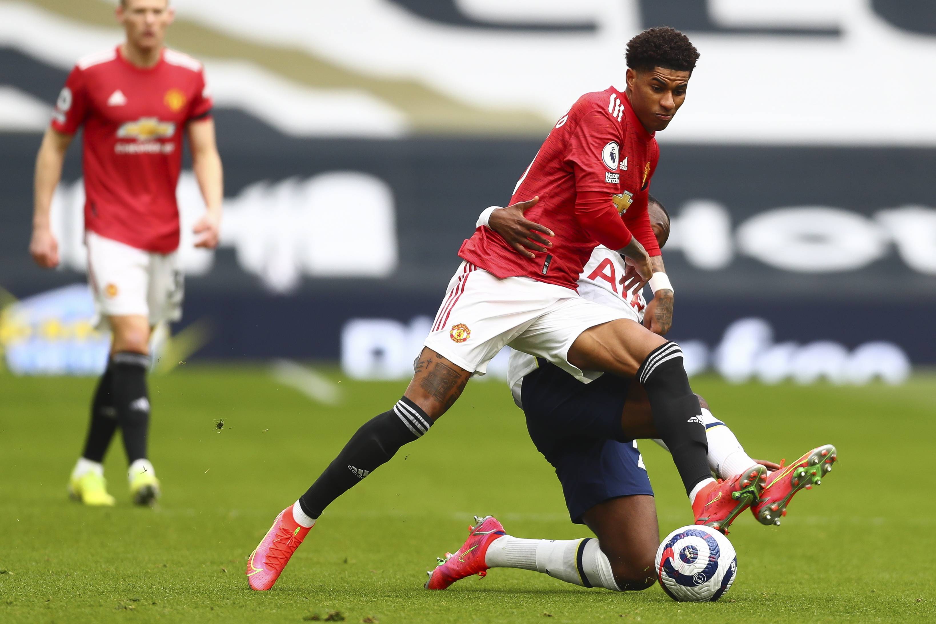 同时透露如 同时透露如