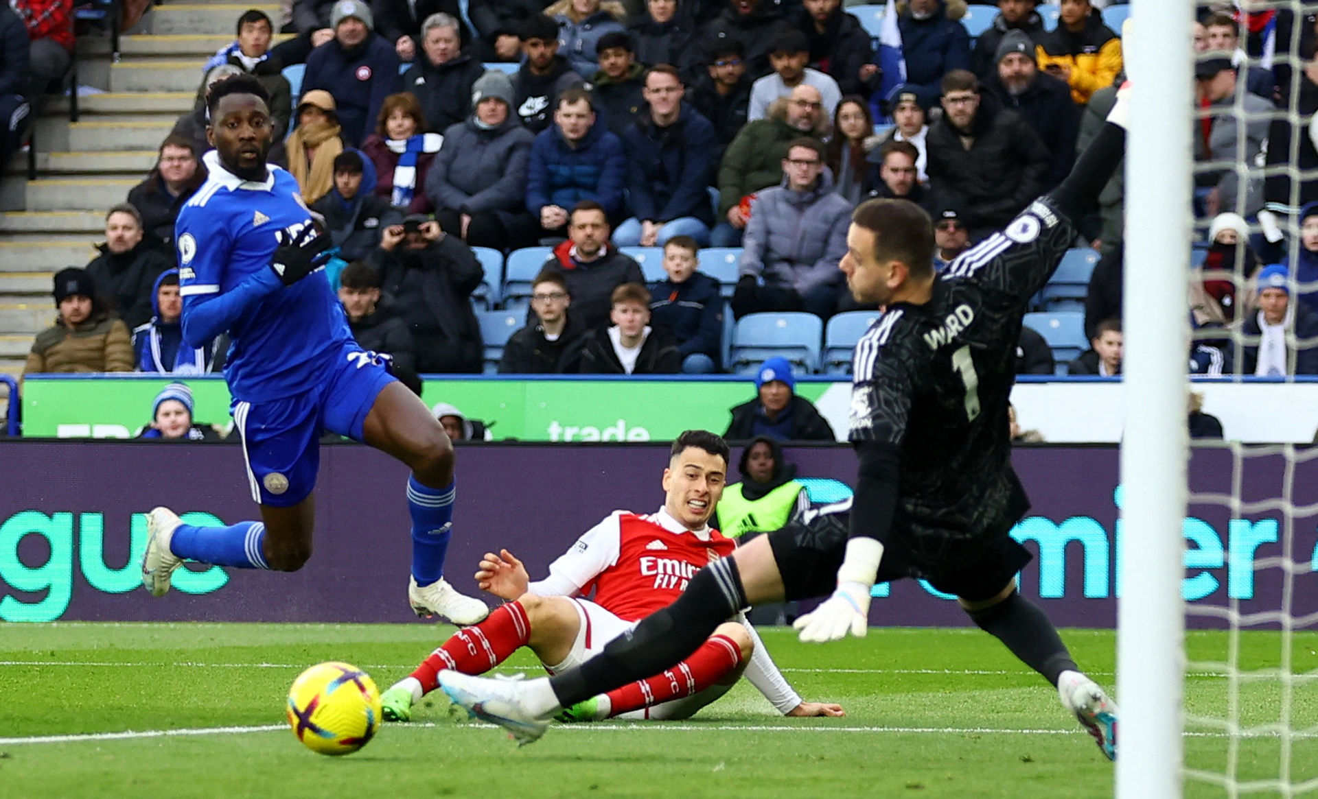 以便专注于 以便专注于